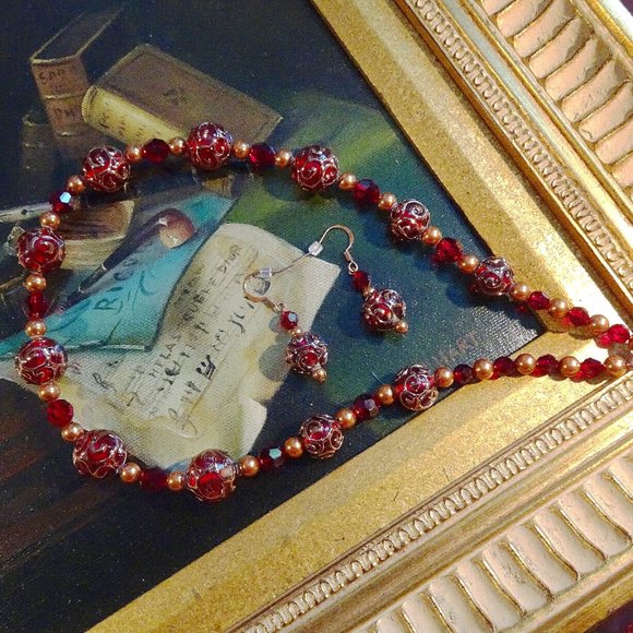 Handcrafted artisanal necklace & earring set in deepest red - Bold Version - Picture 1 of 7